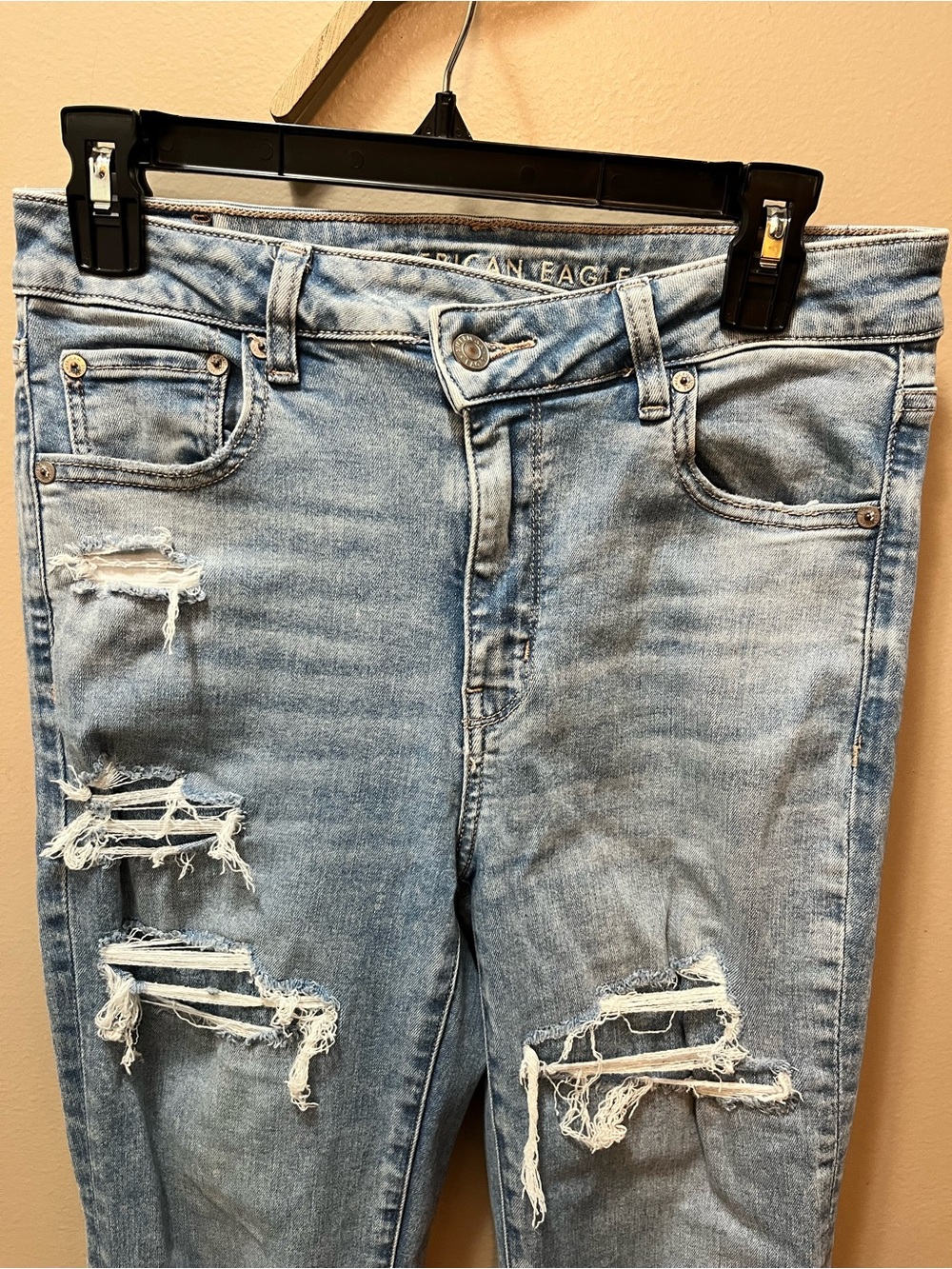 American Eagle High-Rise Distressed Flare Jeans Size 8 - Picture 3 of 12